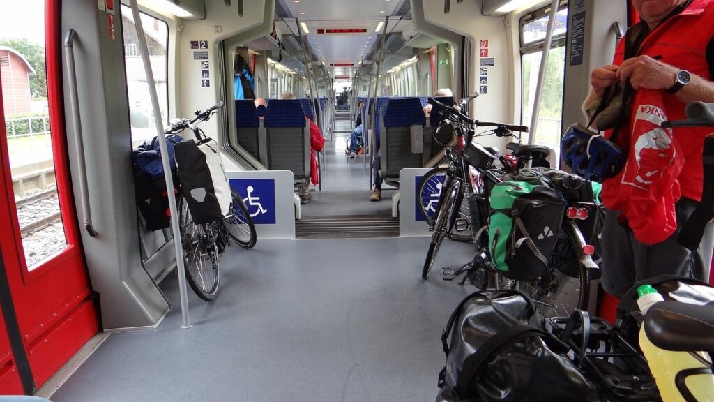 つみたてNISAと楽天VTの違いは何ですか？