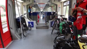 つみたてNISAと楽天VTの違いは何ですか？